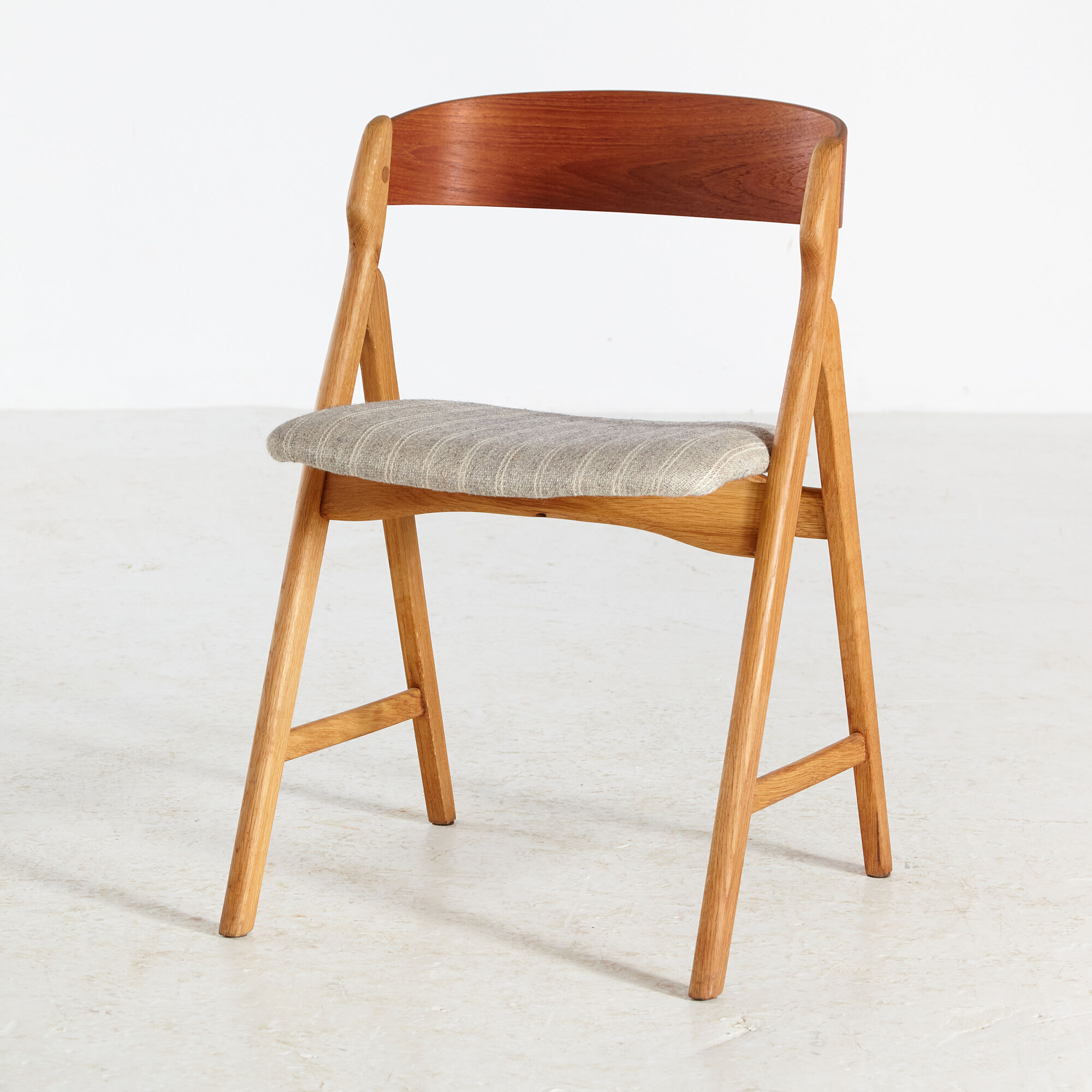 Model 71 oak dining chair by Henning Kjærnulf for Boltings Stolefabrik