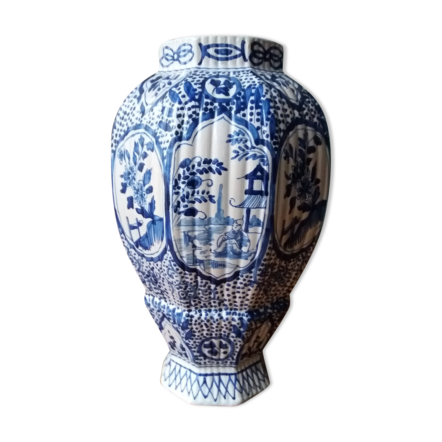 Blue and white baluster vase