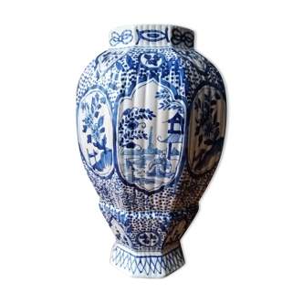 Blue and white baluster vase