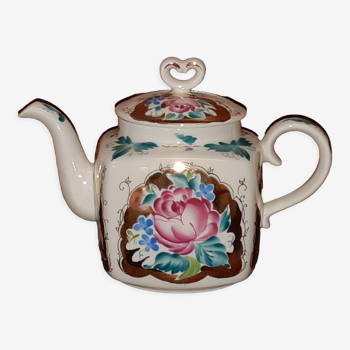 Imperial porcelain teapot Lomonosov decoration with flowers and gold, St. Petersburg