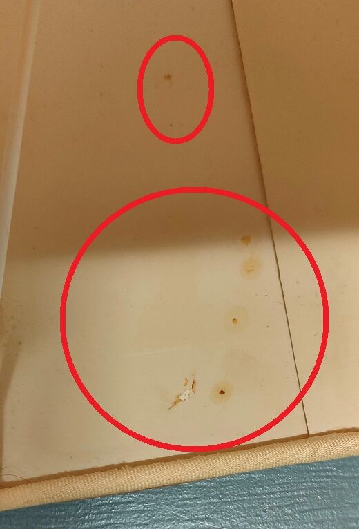 Lamp Le Dauphin black ceramic glazed, wicker canelé, imitation leather havana ~ 70's