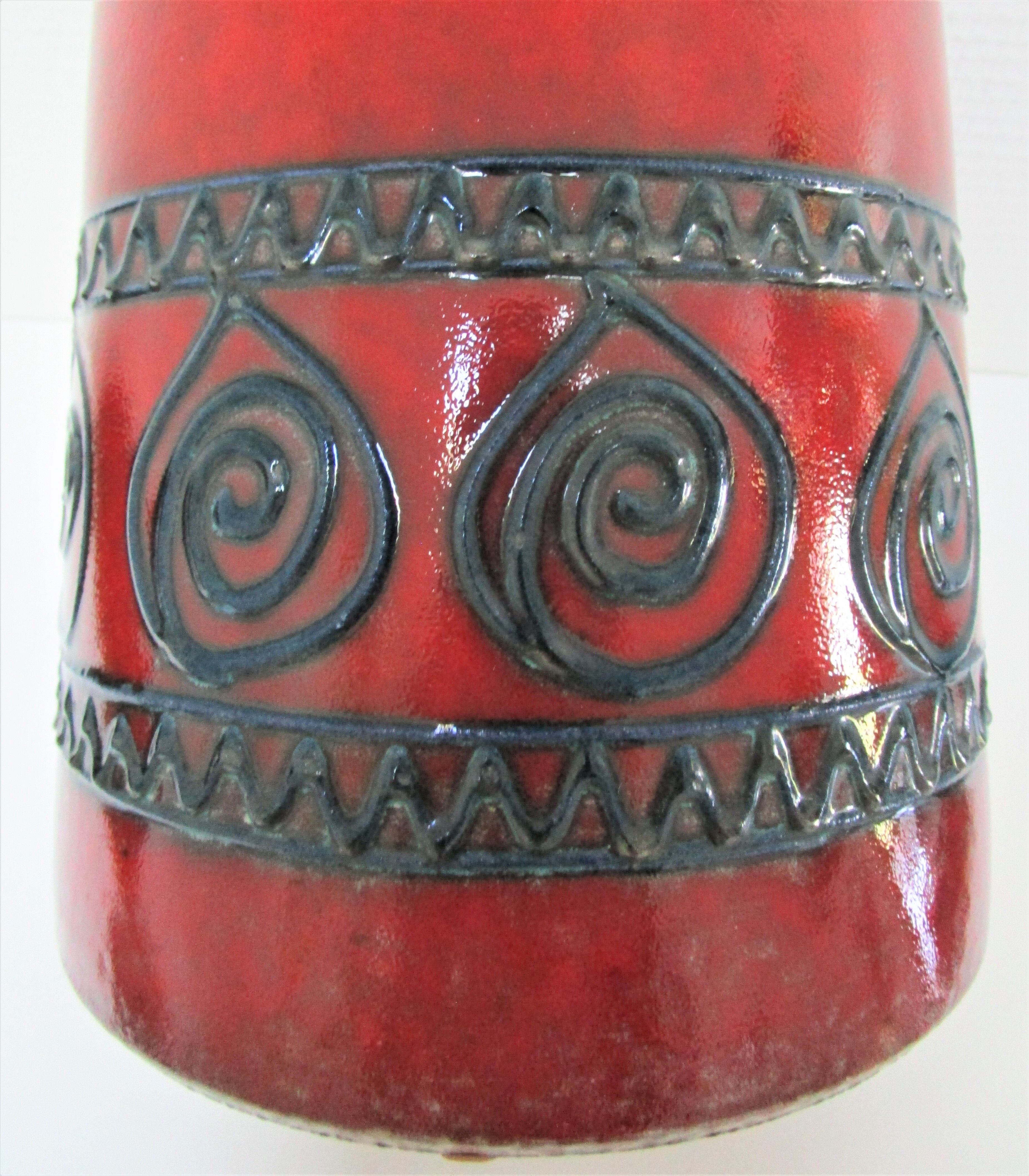 Enamelled ceramic pot with wood lid German design 70s