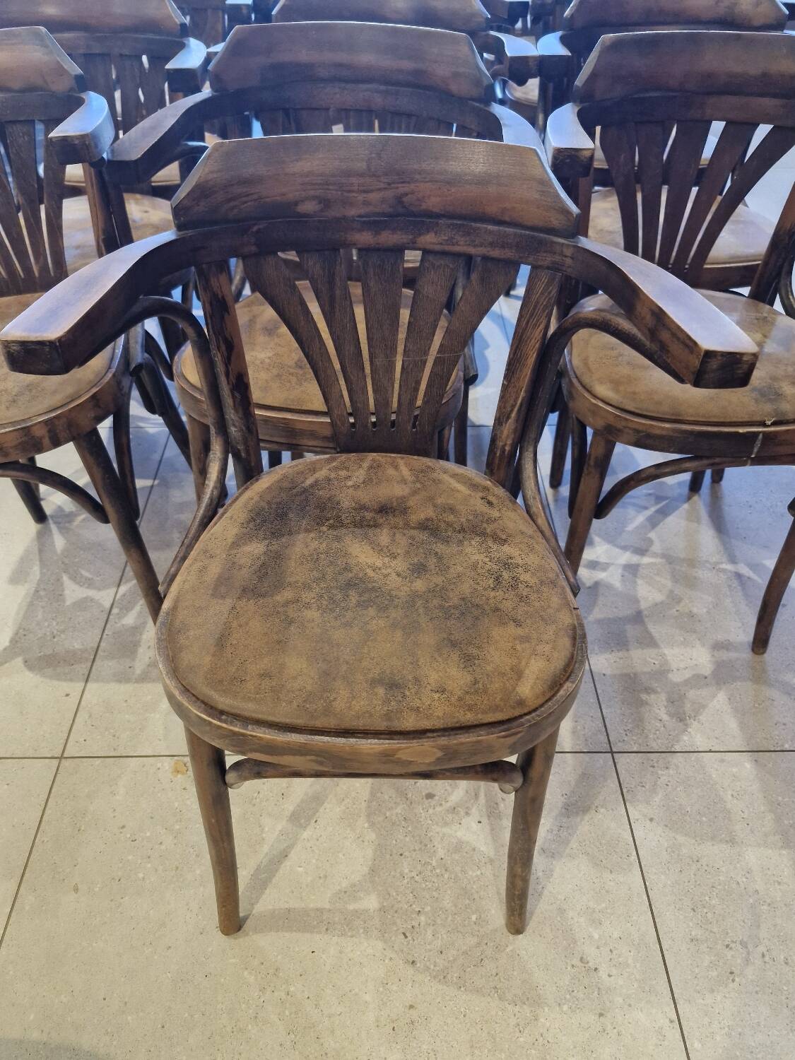 Lot fauteuils de restaurant bistrot vintage en bois courbé