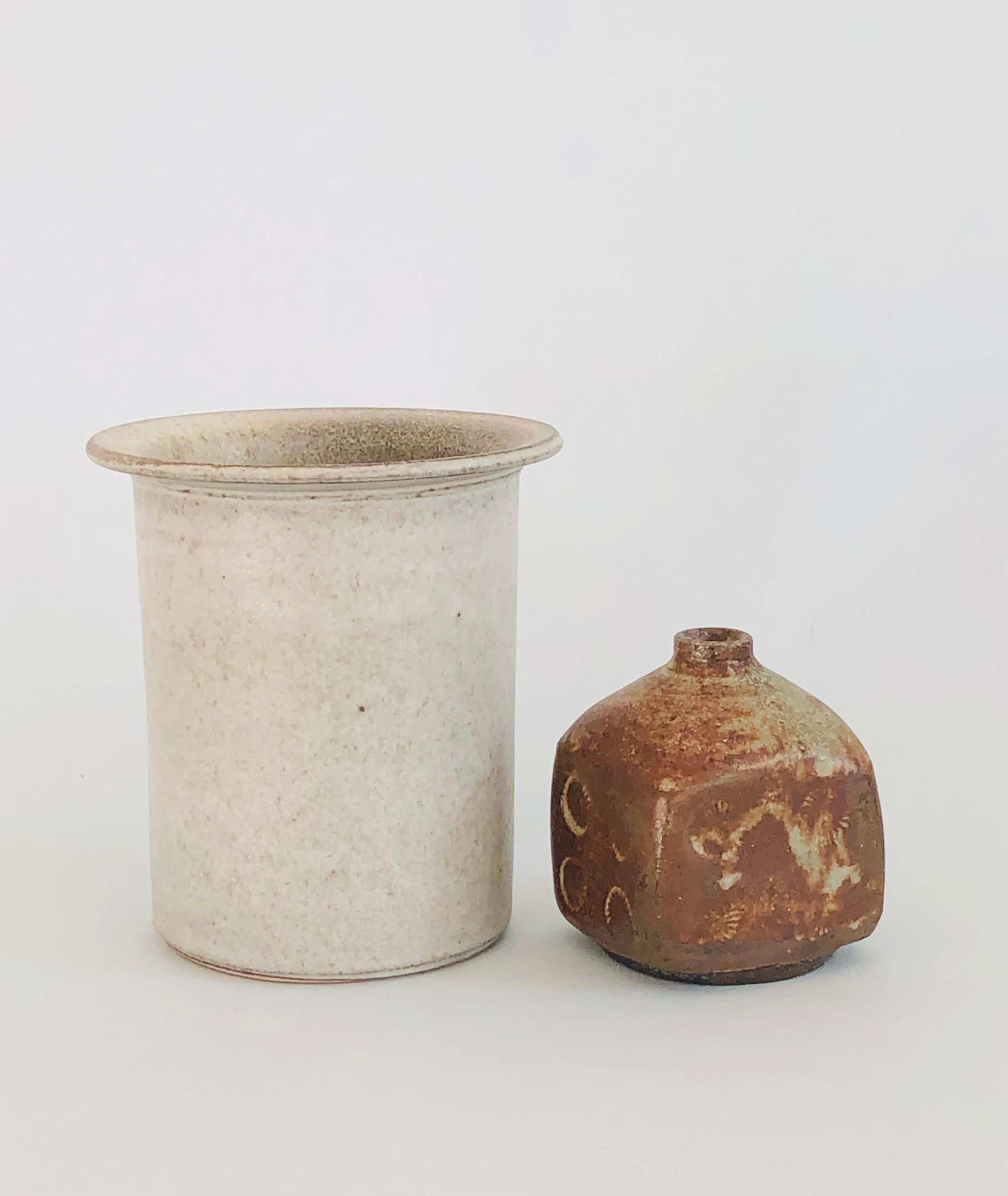 Duo de vases en céramique hollandaise