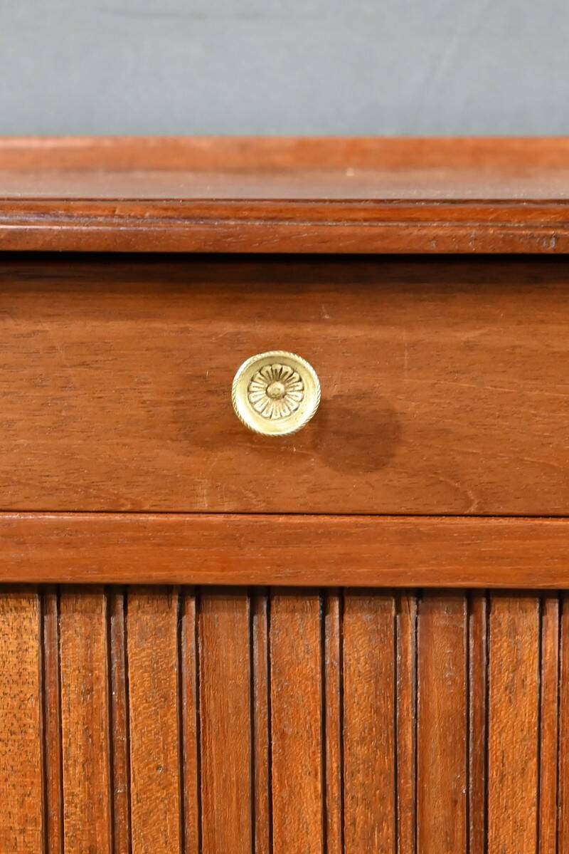 Small Mahogany Living Room Table, Louis XVI Period – Late 18th Century