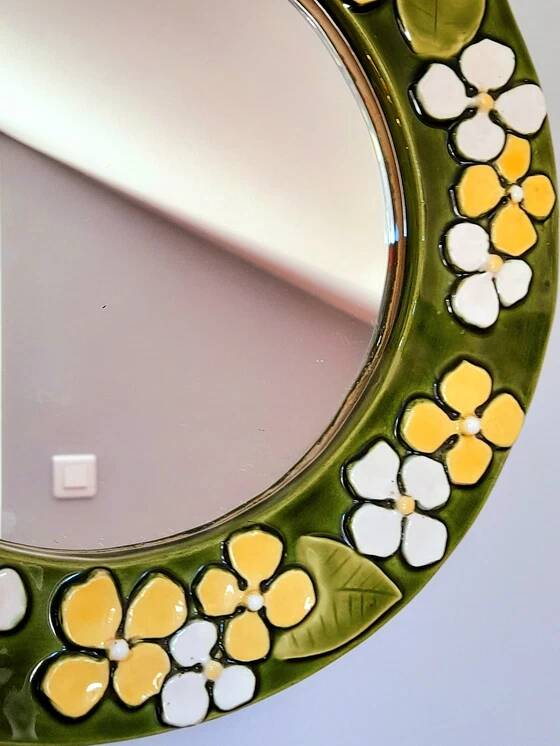 Mithé Espelt ceramic mirror