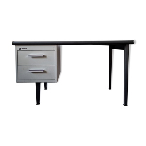 bureau industriel 7900