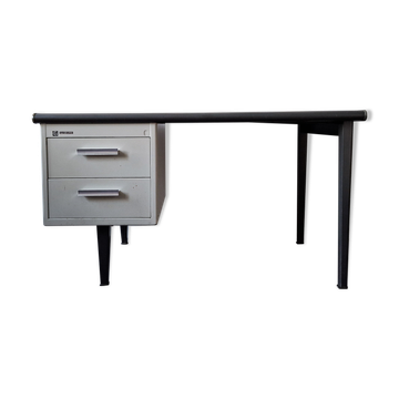 Industrial 7900 series 'Economy' desk by André Cordemeyer for Gispen, 1960's