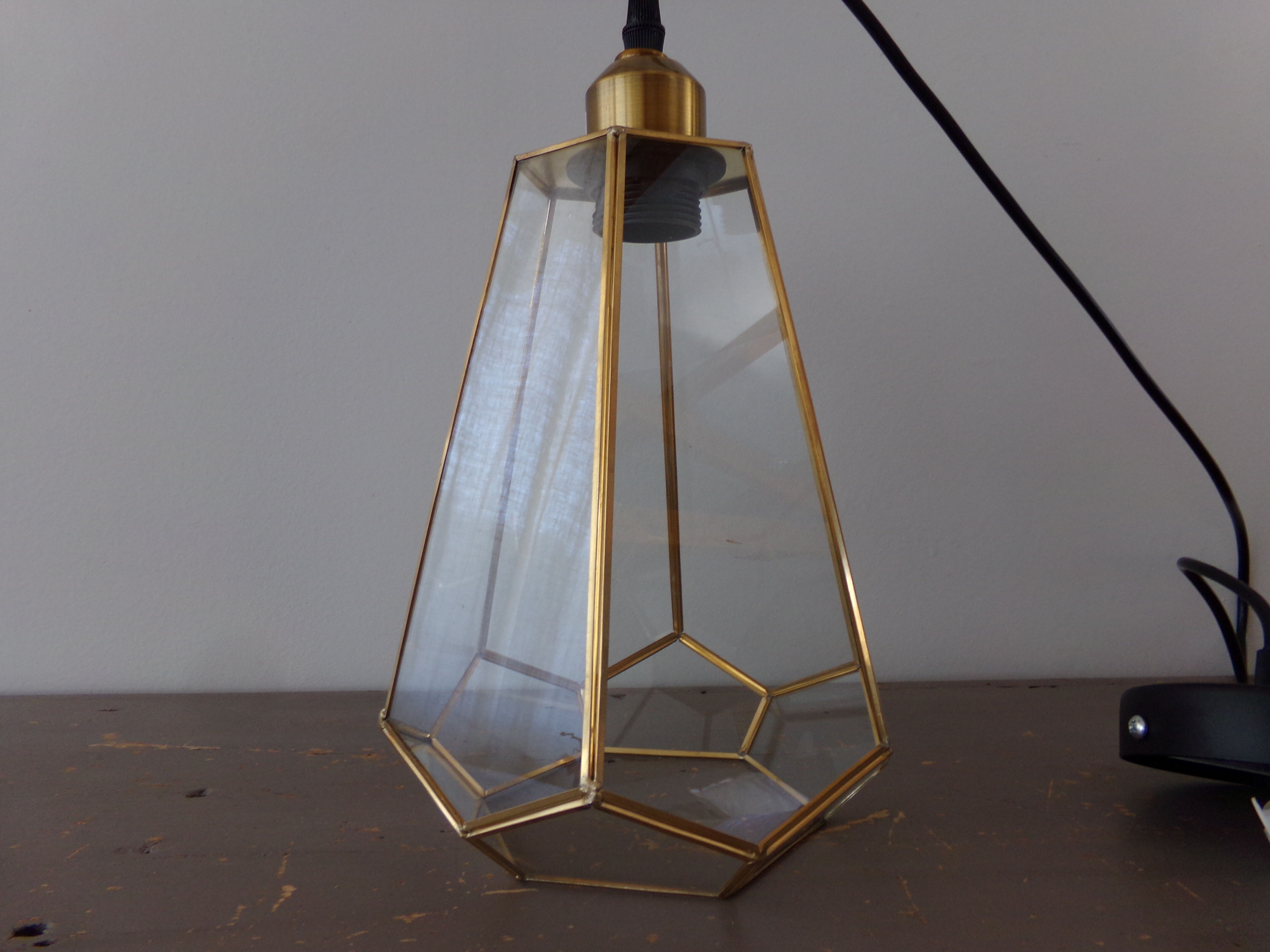 Suspension en verre et laiton doré