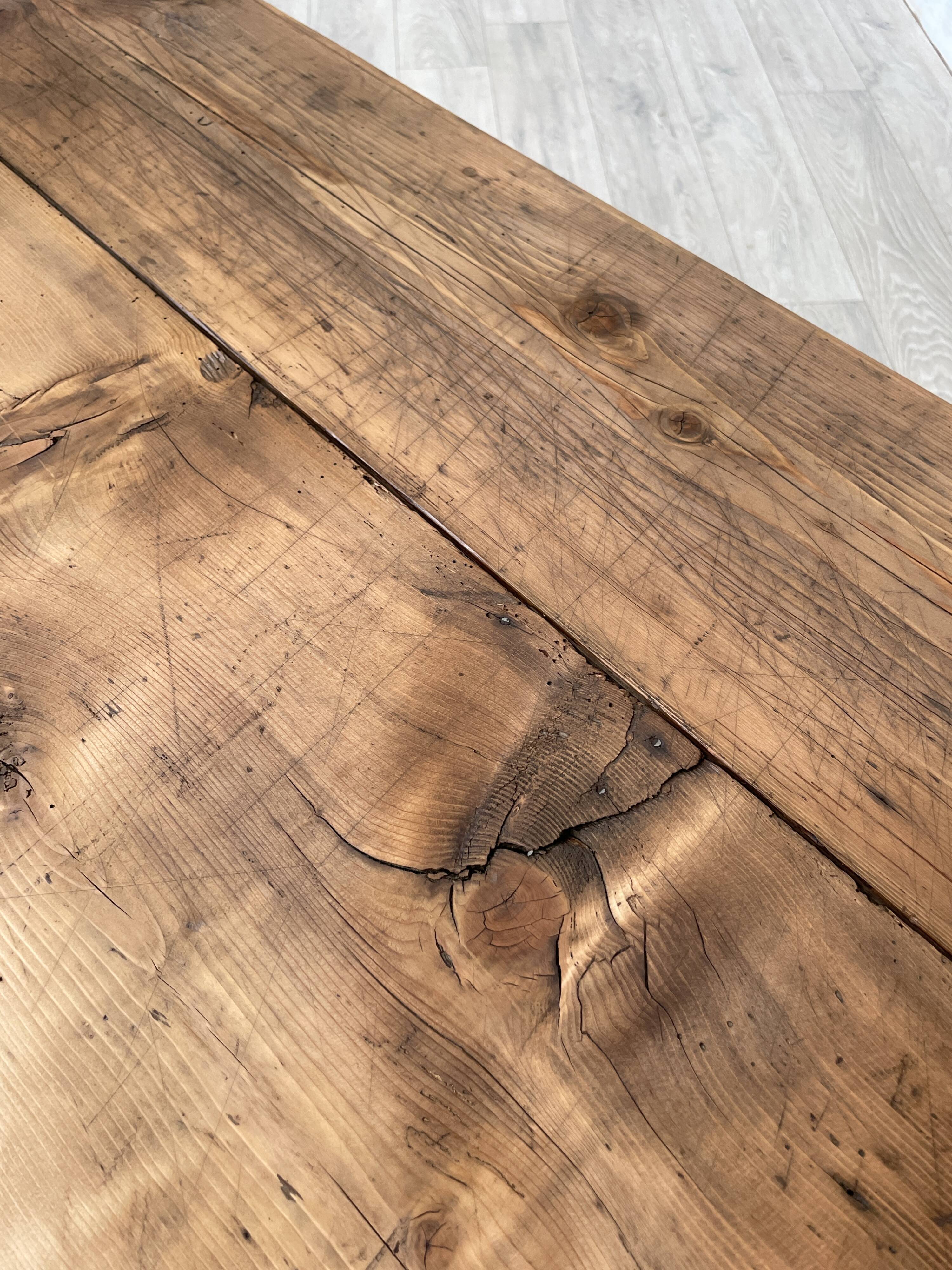 Table de ferme vintage en bois brut