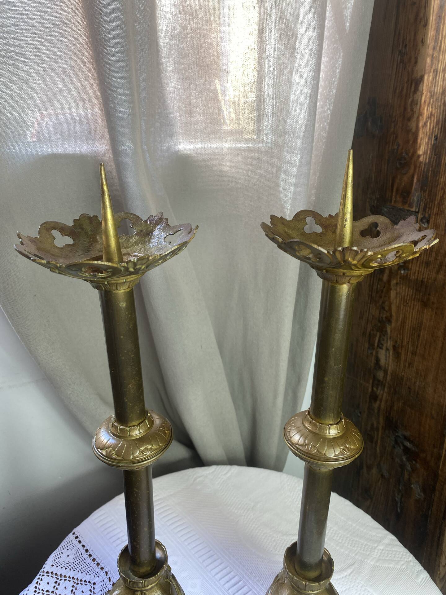 Pair of candlesticks in bronze and brass