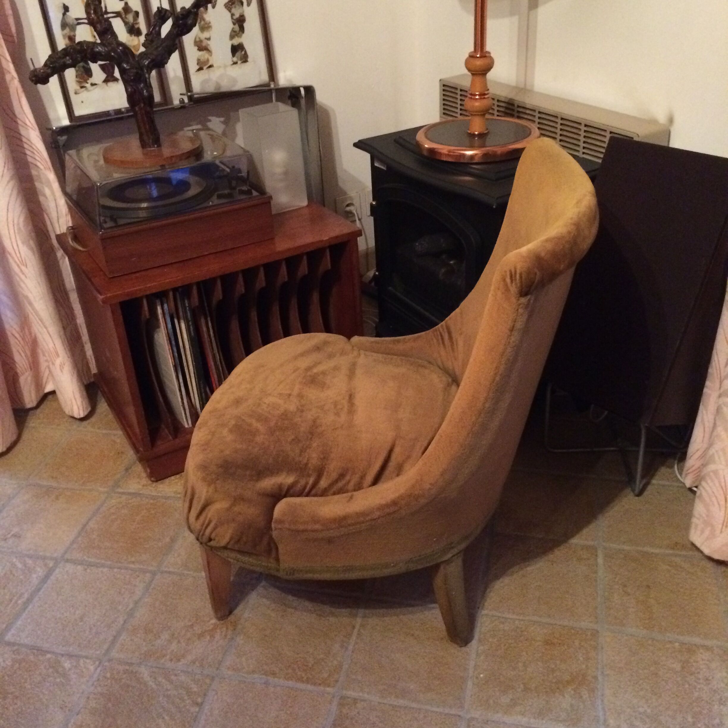 Yellow vlourchair chair