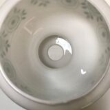 Opaline blanche à motifs fleurs vertes