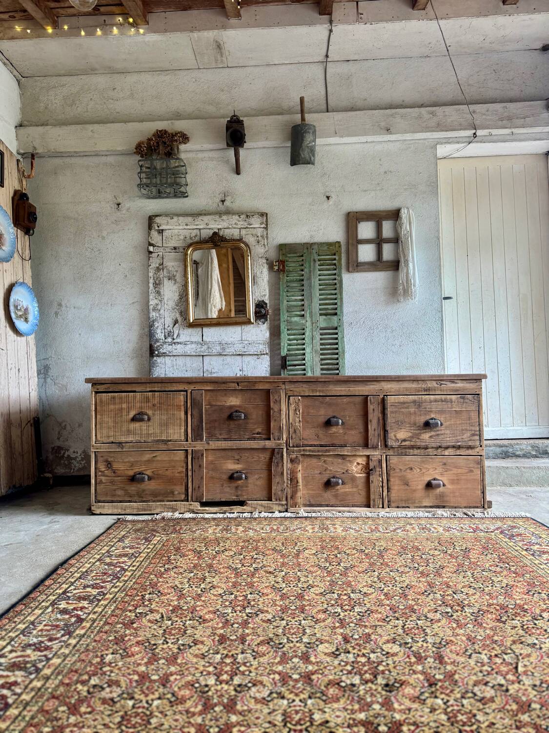 The workshop cabinet with 8 drawers.