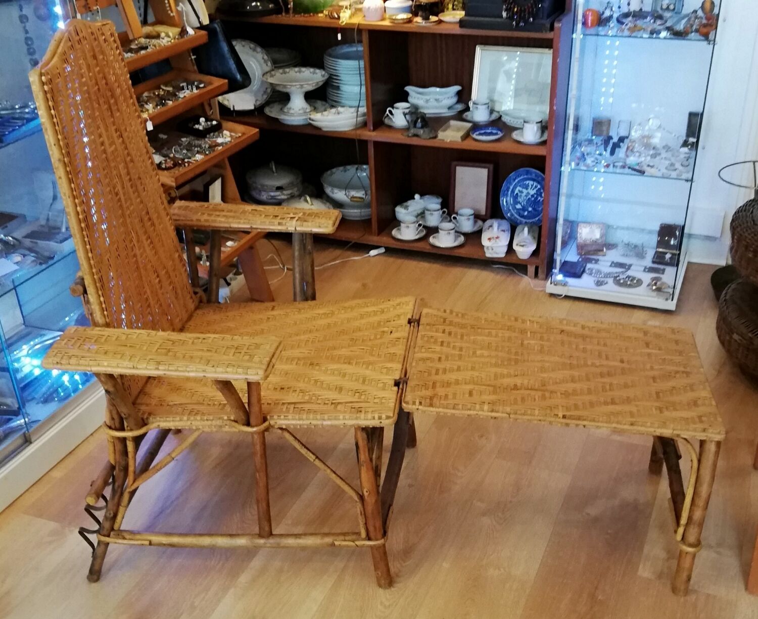 Rattan lounge chair 1920