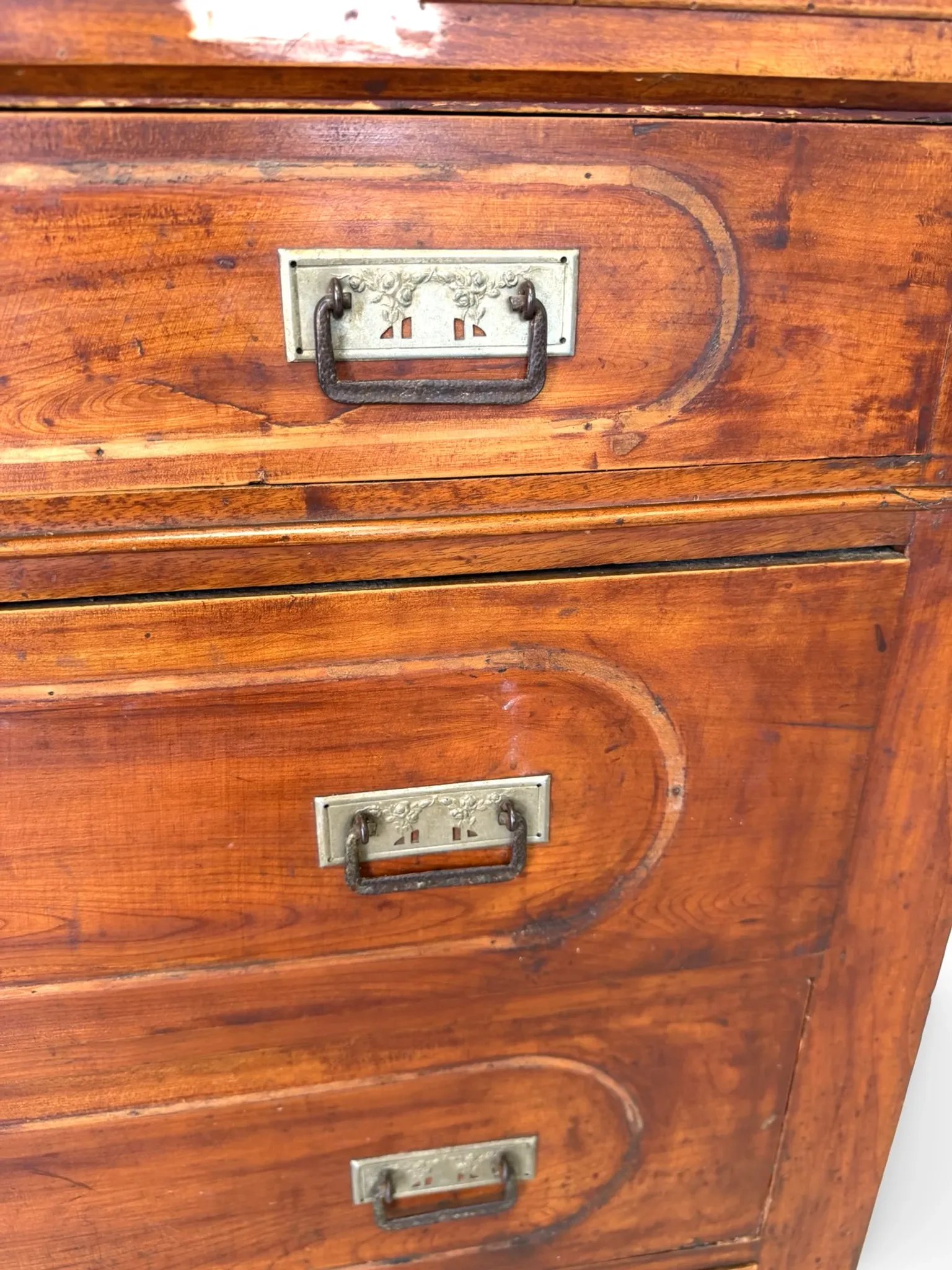 Antique Italian walnut chest of drawers dating to the late 19th centur