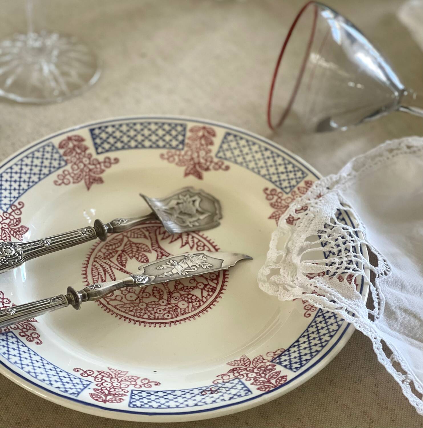 3 Longwy dessert plates.