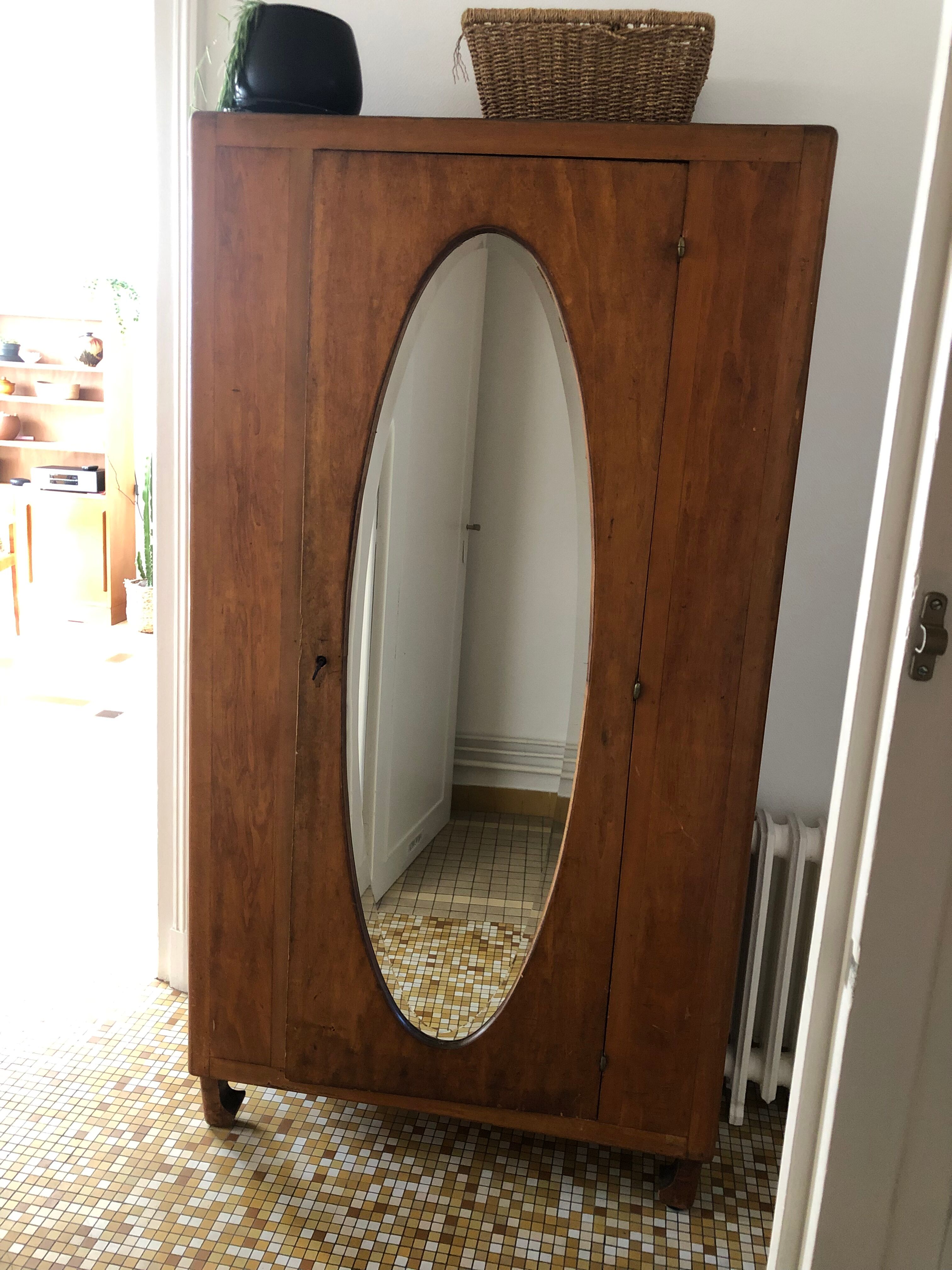 Wardrobe with beveled mirror
