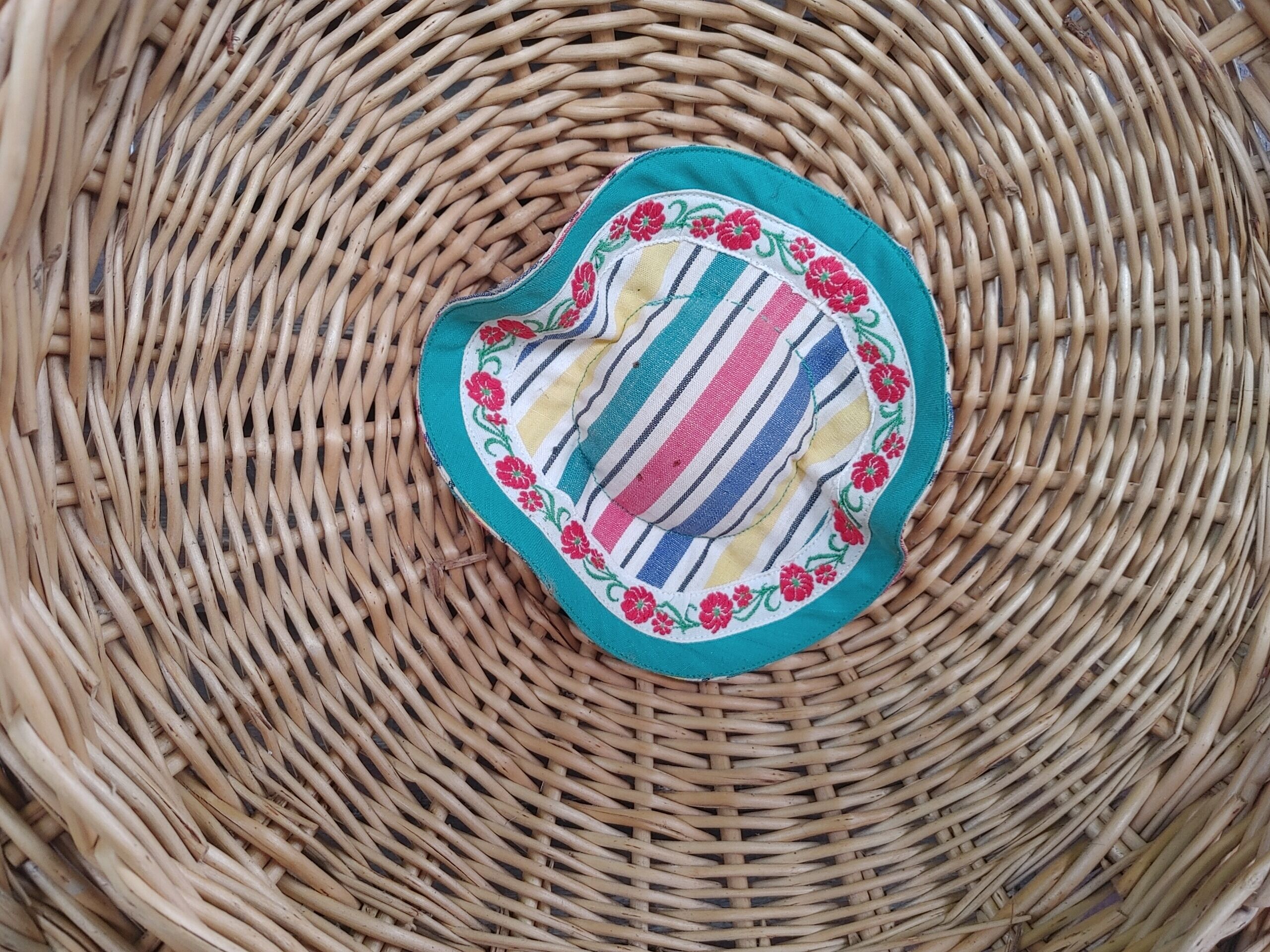 Vintage rattan worker, wrought iron tripod base, 60s