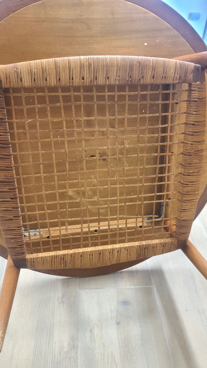 Round vintage coffee table in teak and rattan