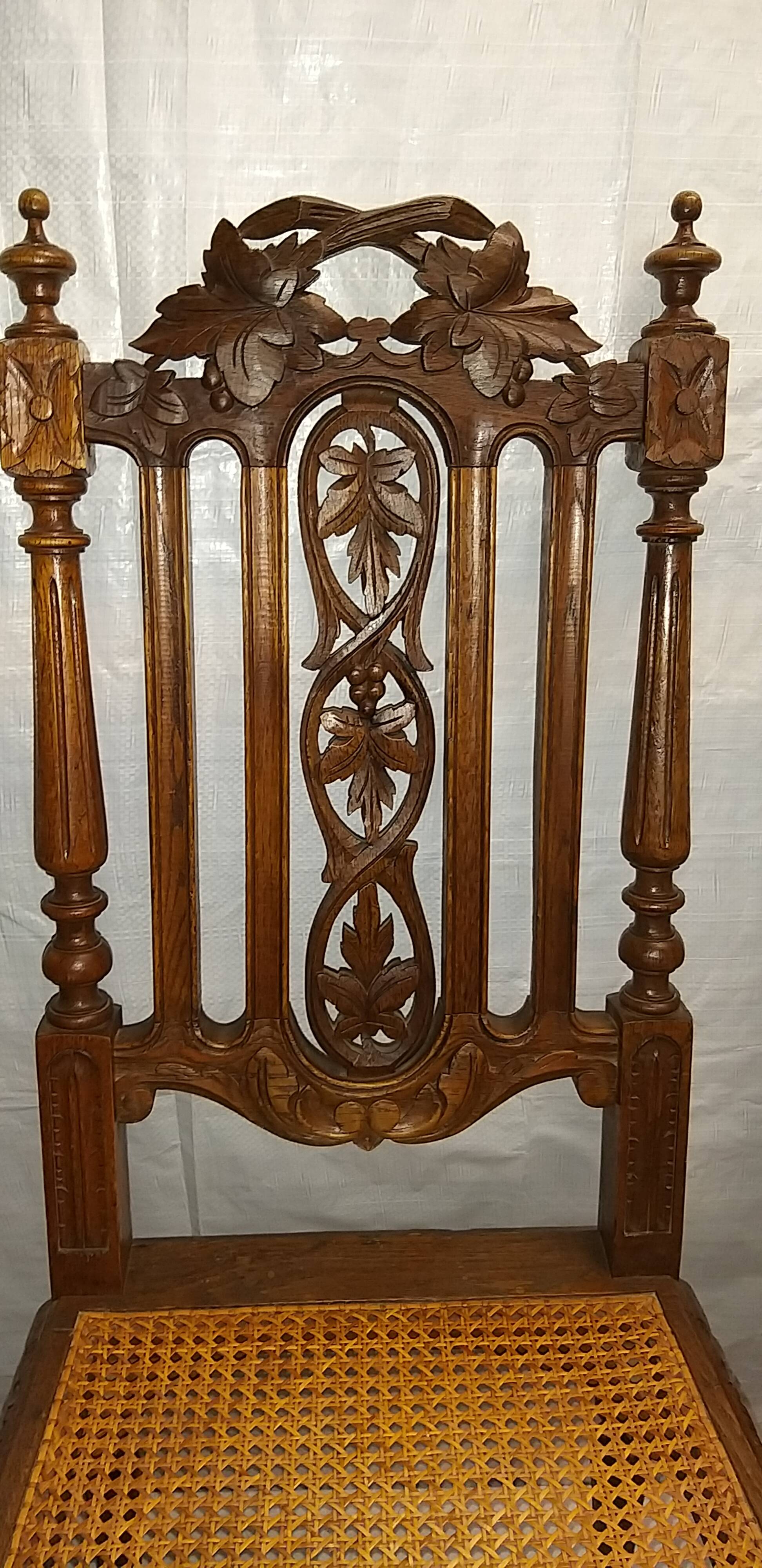 2 chairs Henry 2 years 50/60