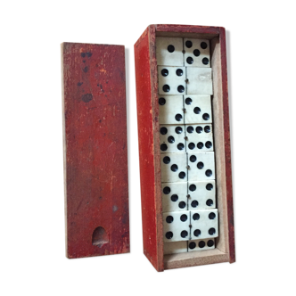 Game of ancient dominoes