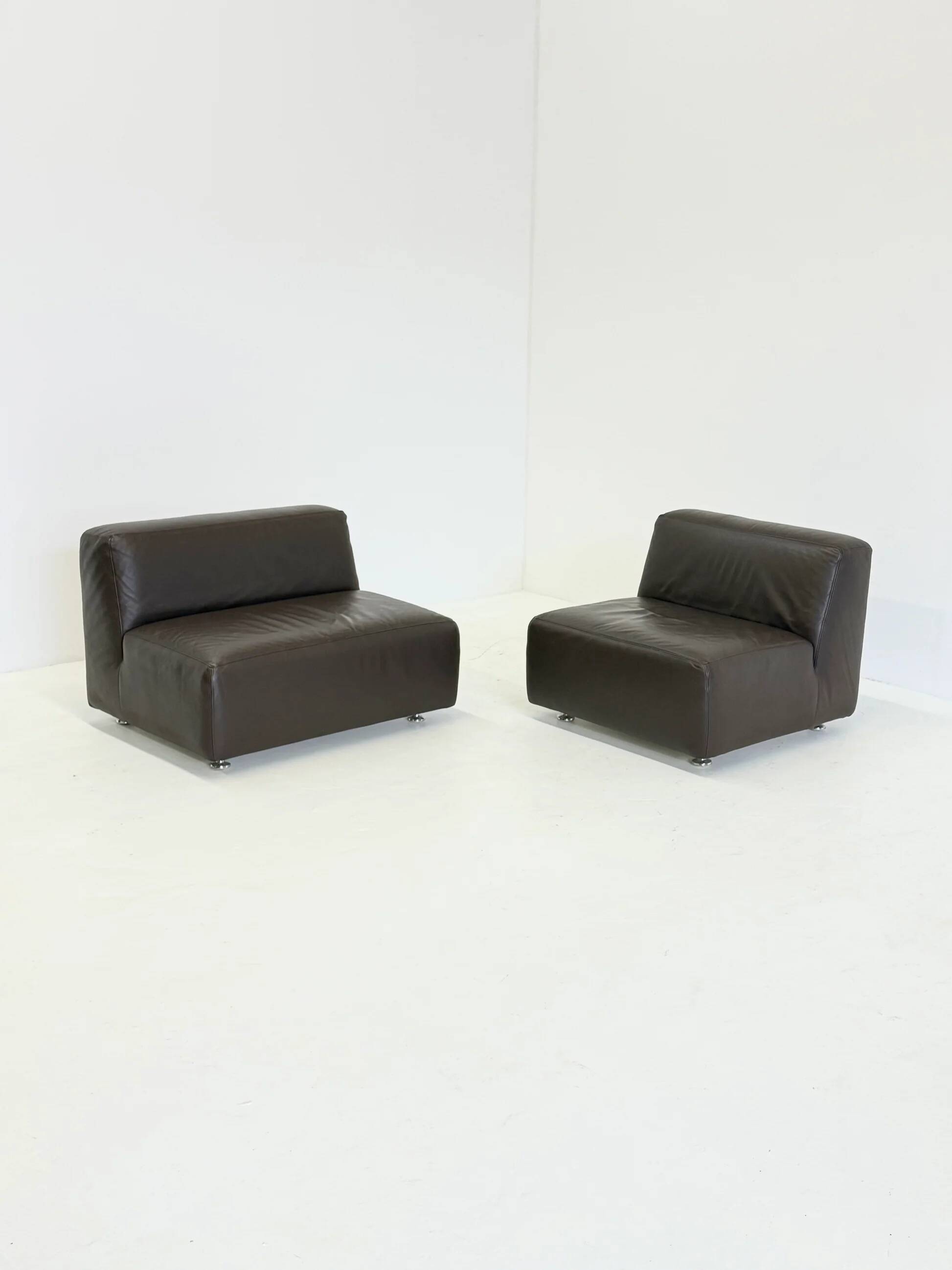 Ensemble de 3 canapés / fauteuils modulaires vintage de style spatial en cuir marron foncé.