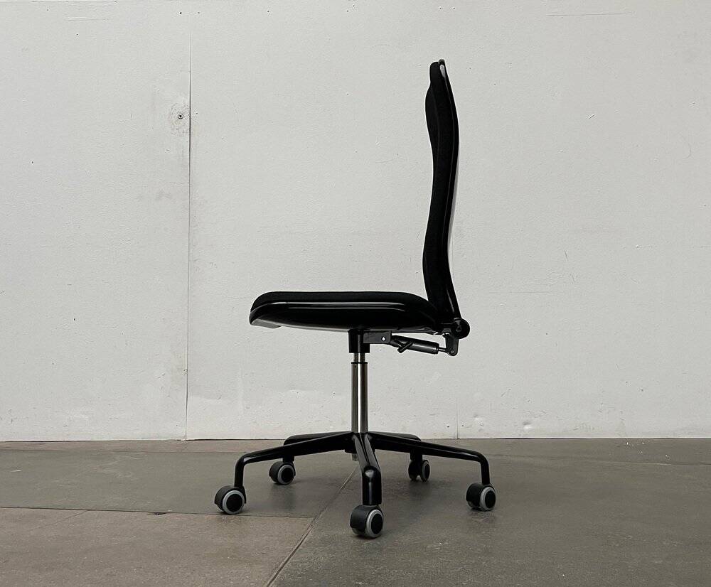 Vintage swivel office chair Supporto Series by Frederick Scott for Hille, 1970s