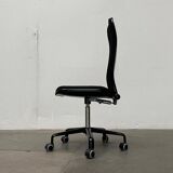 Vintage swivel office chair Supporto Series by Frederick Scott for Hille, 1970s