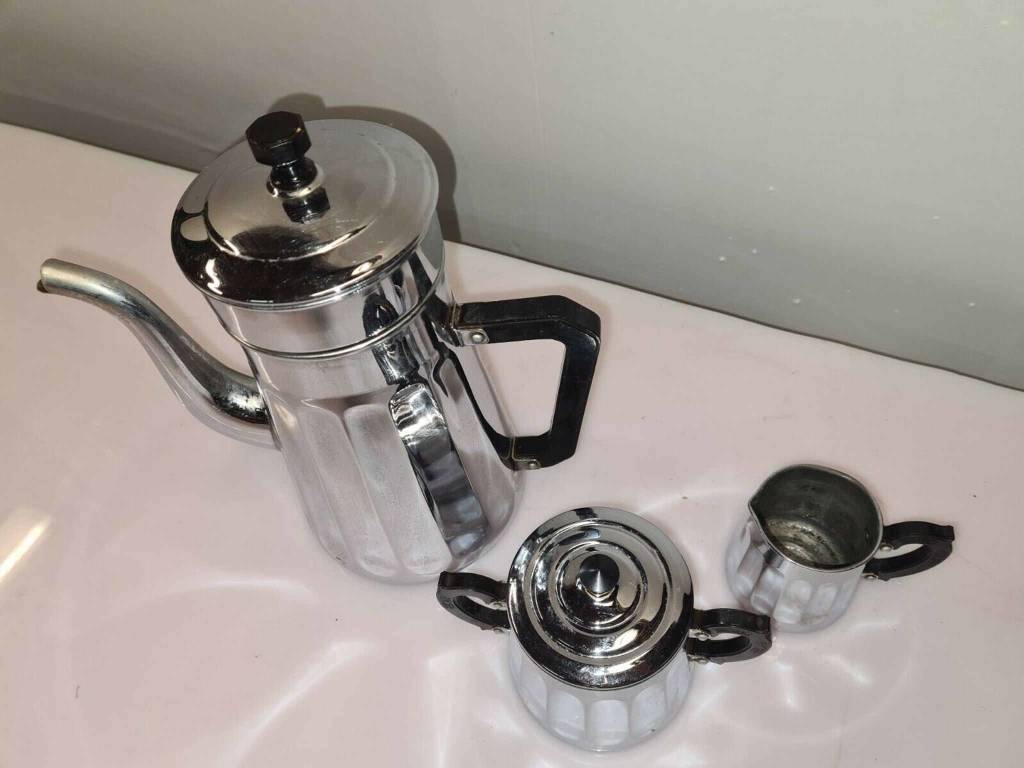 Cafetière , sucrier et pot à lait en fer