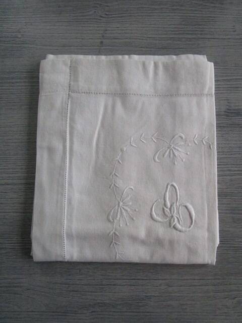 Antique embroidered pillowcase: 80x70cm