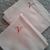 2 Large cotton towels monogram V
