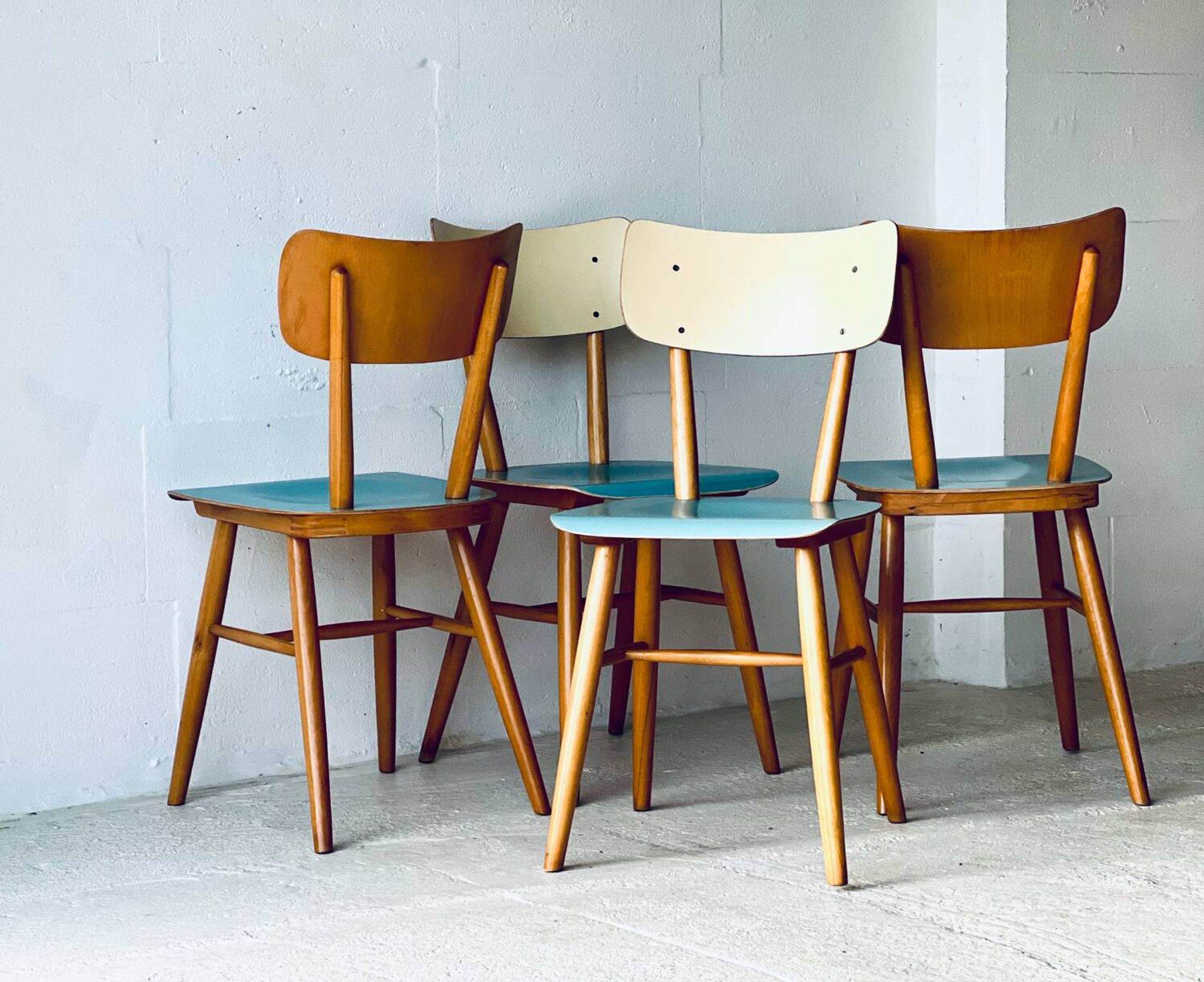 Chaises Birtro de Ton, années 1960.