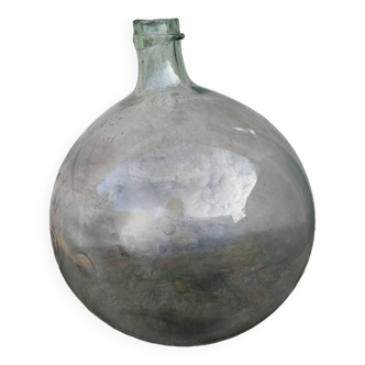 Dame Jeanne bottle