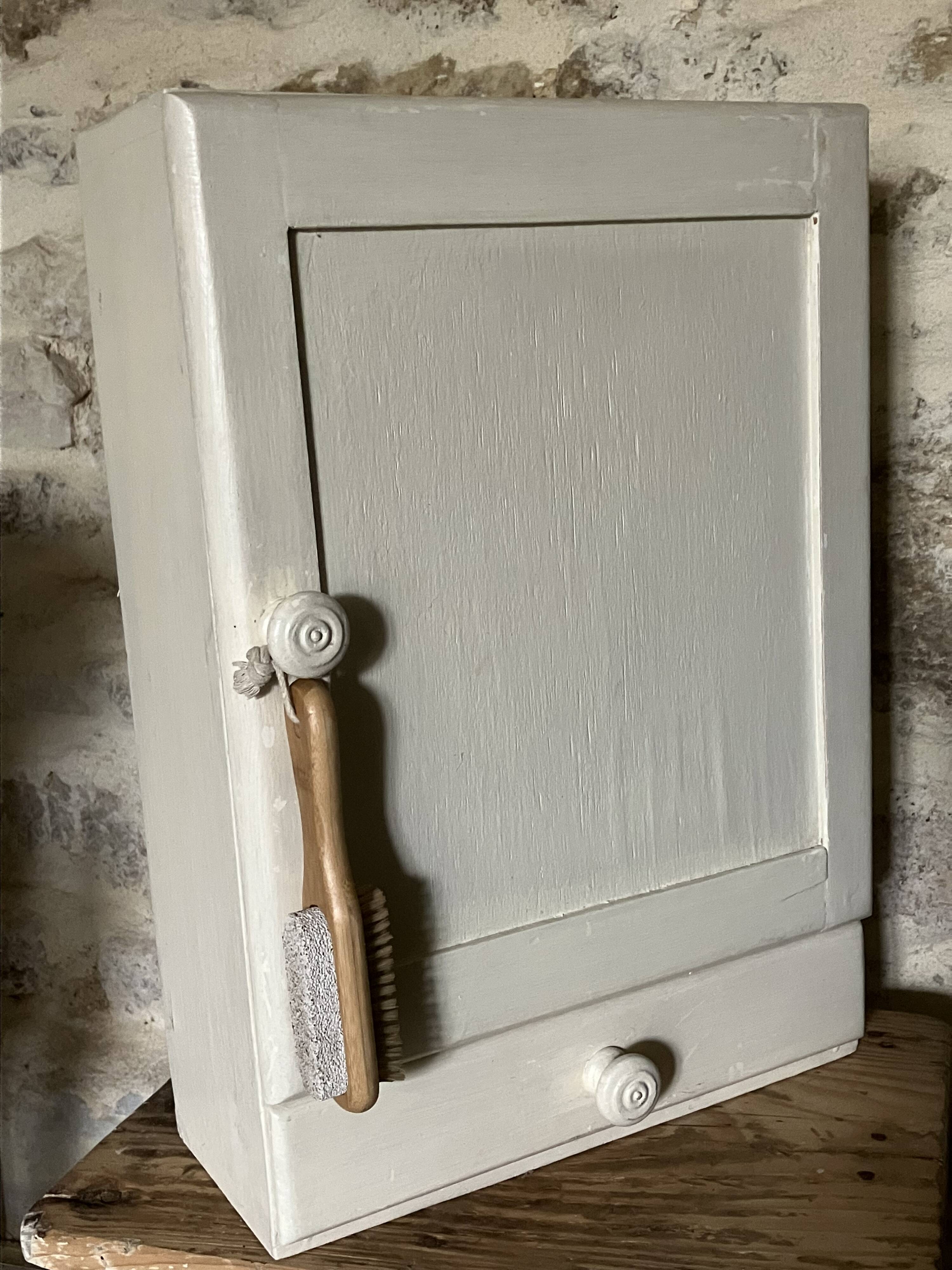 Armoire de toilette, de pharmacie