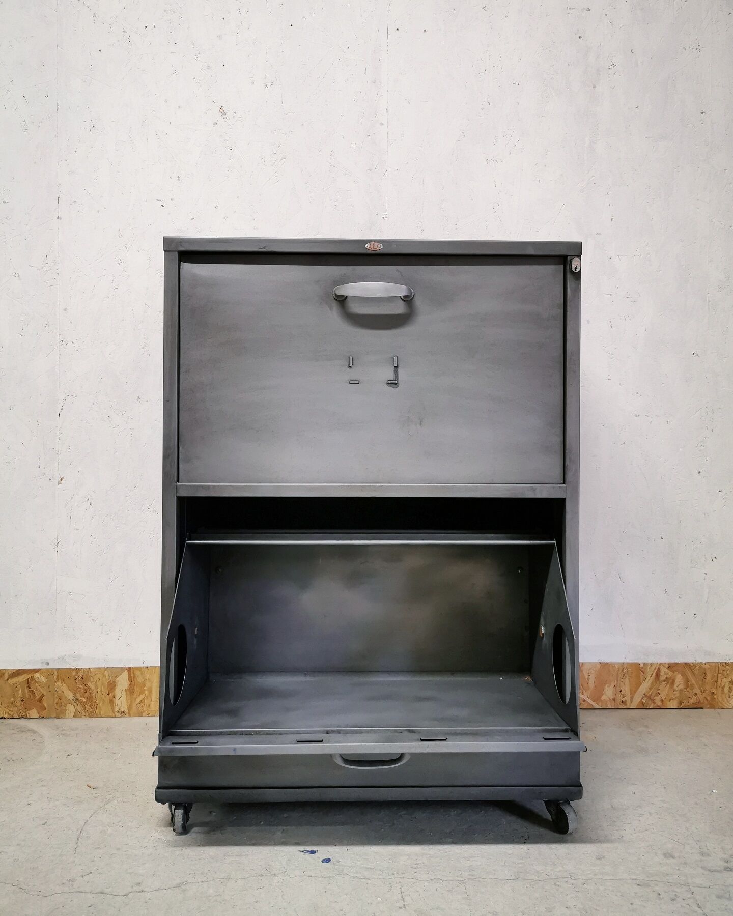 Jec industrial storage furniture
