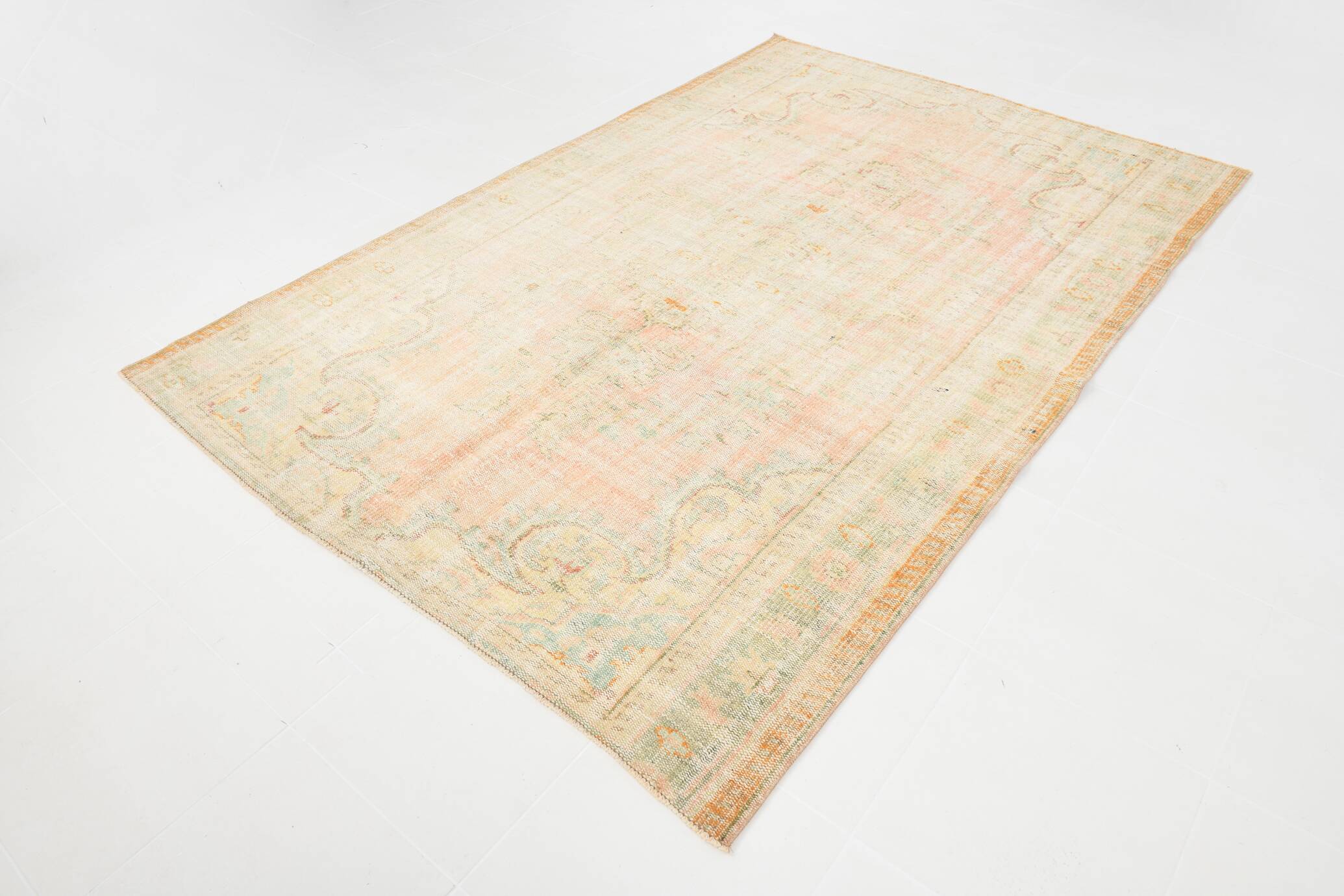 6x9 Tan Beige Classic Vintage Rug, 181x276