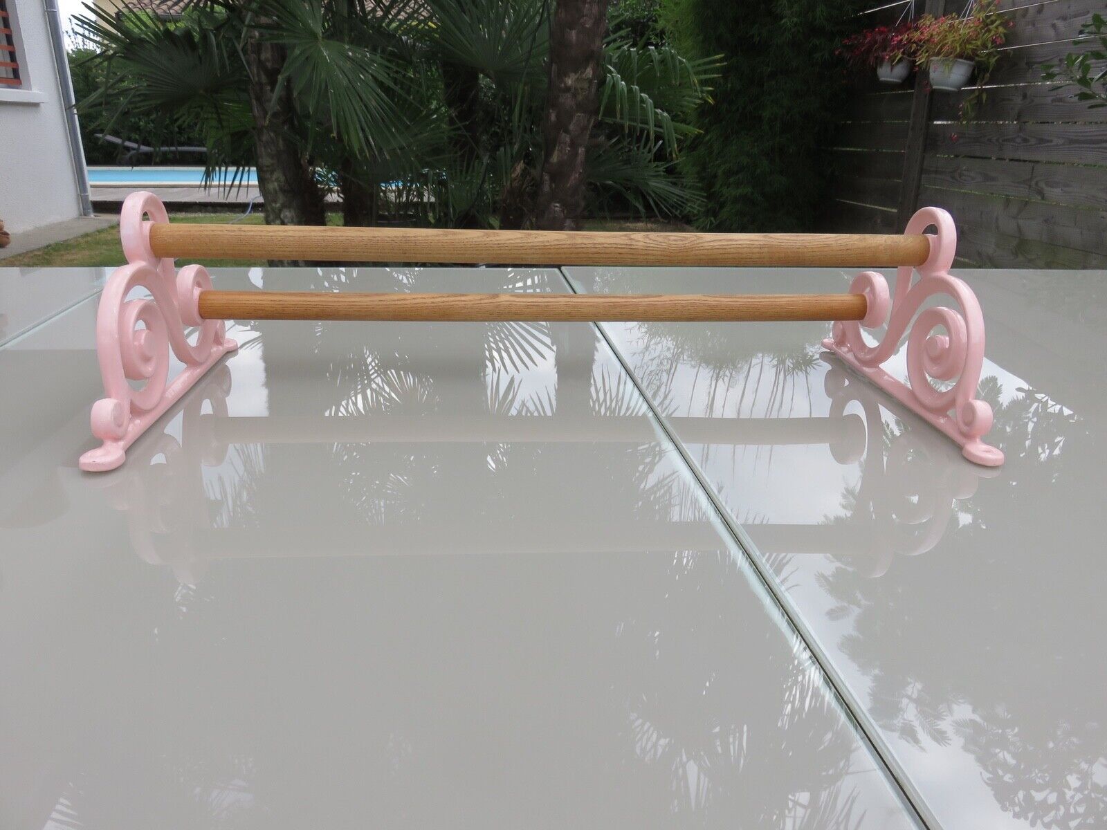 Old towel rack art deco in pink enamelled cast iron