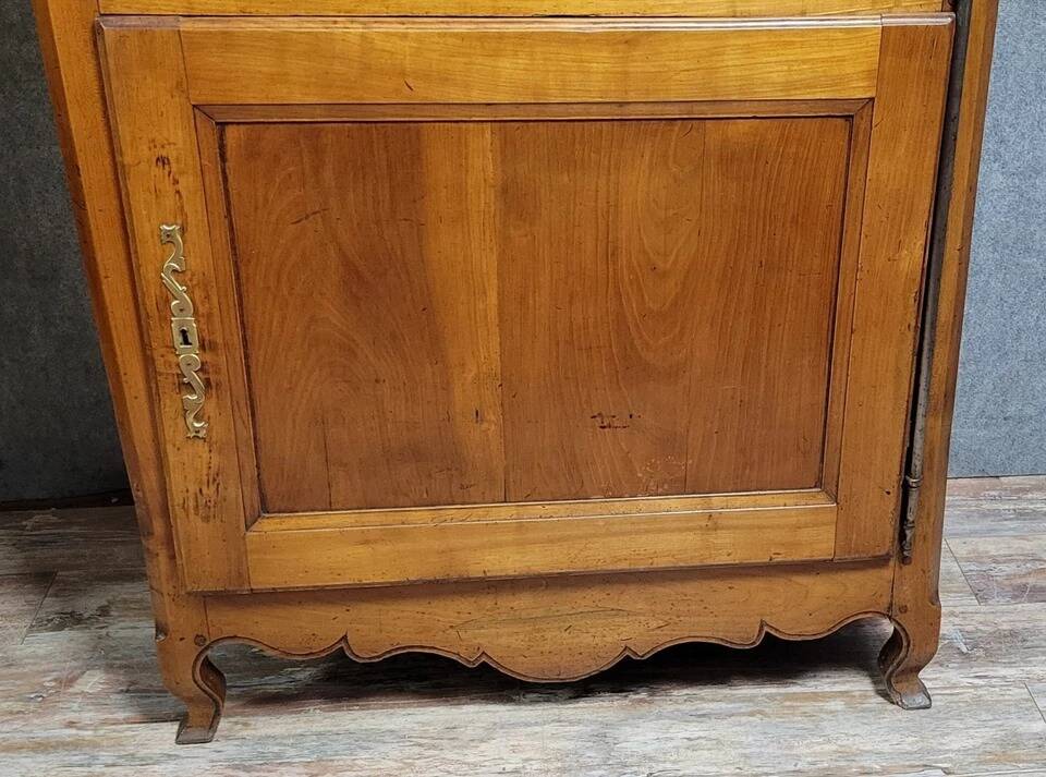 Meuble dit "homme debout" époque louis XV en merisier vers 1750