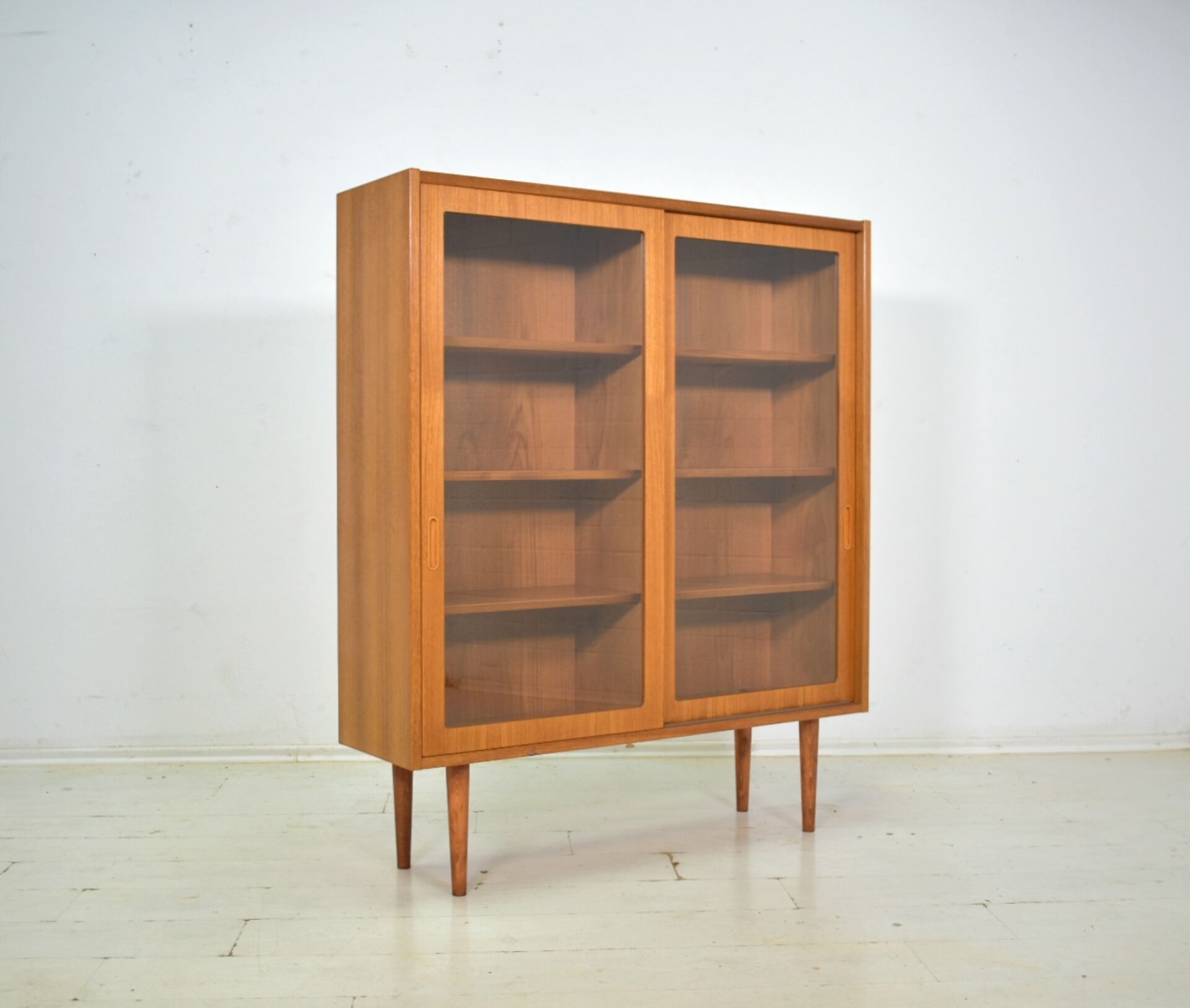 Showcase by Poul Hundevad 1960s skandinavian Teak Danish Highboard