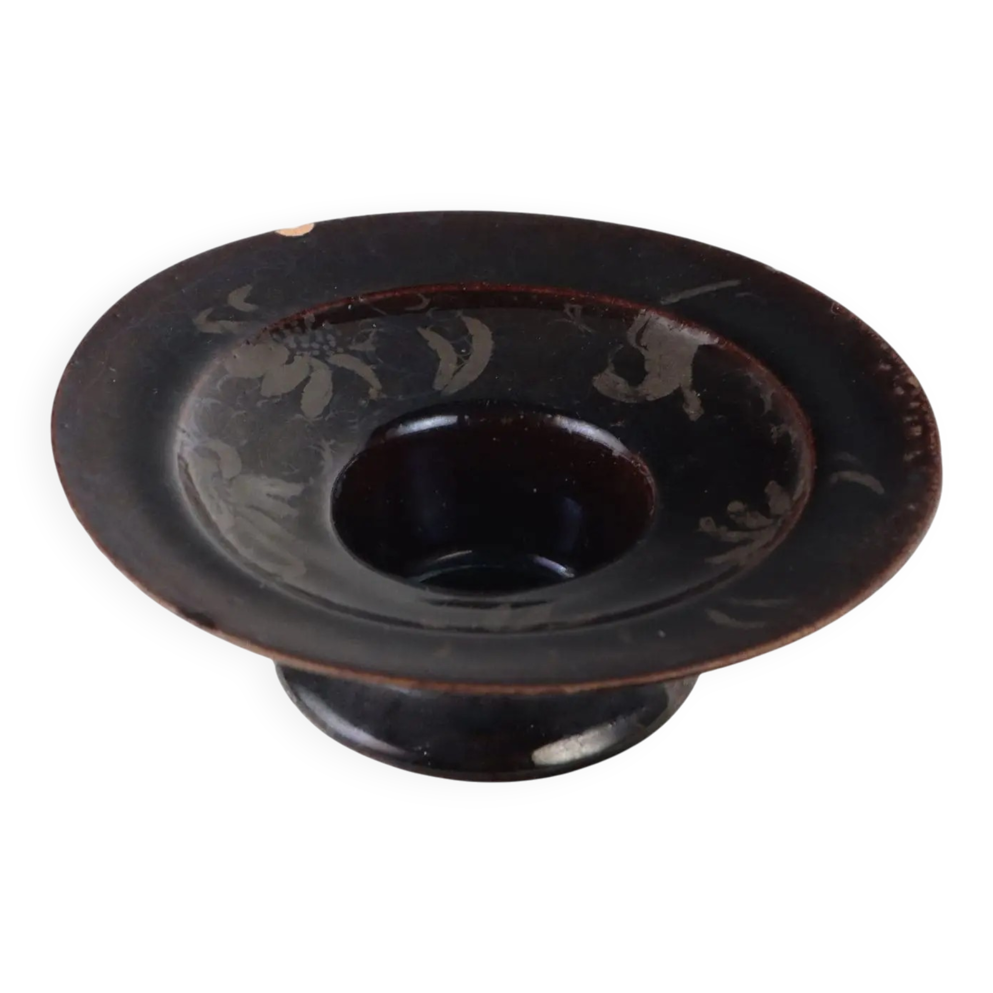 Coupe ancienne en terre cuite avec décorations argentées, XVI-XVII siècle