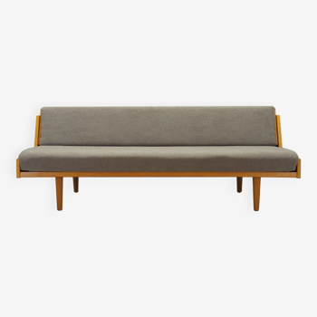 Canapé en hêtre, design danois, années 1960, designer: Hans. J. Wegner, fabrication: Getama