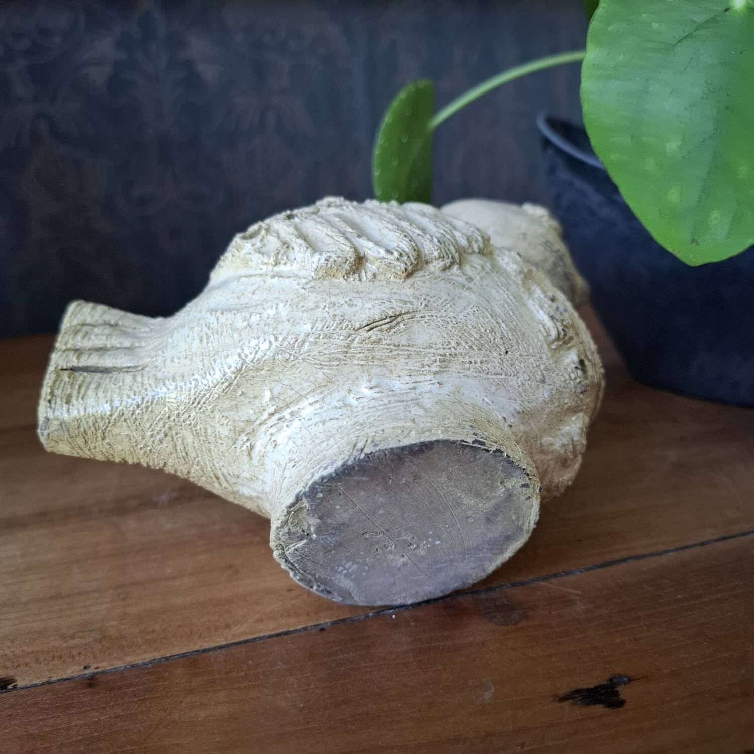 Zoomorphic ceramic flower vase