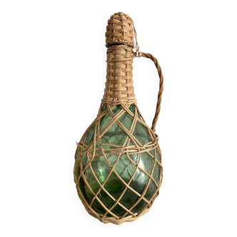 Bottle with rattan weaving