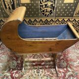 Regional work wooden cradle