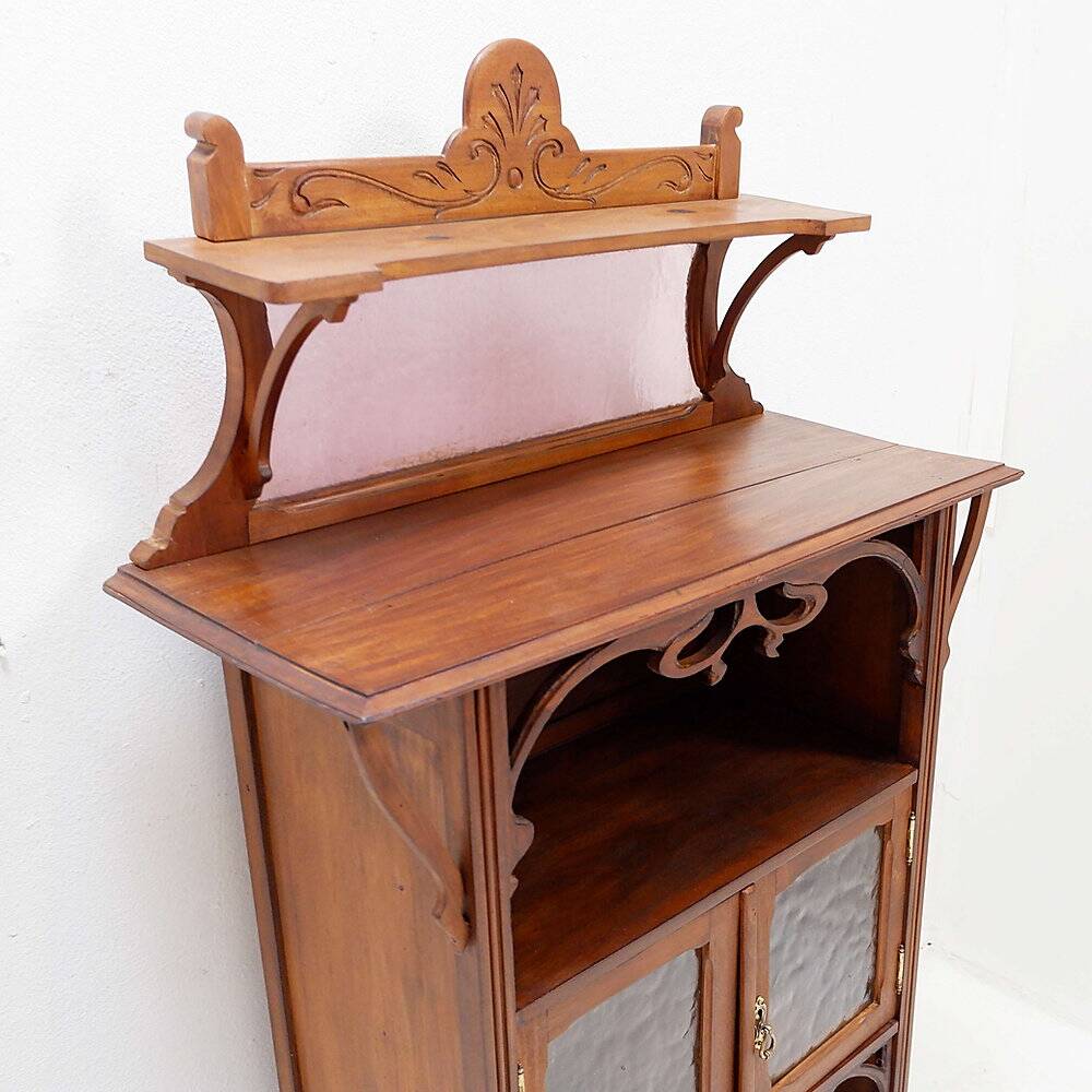 Vitrine de style Art Nouveau, début XXe siècle