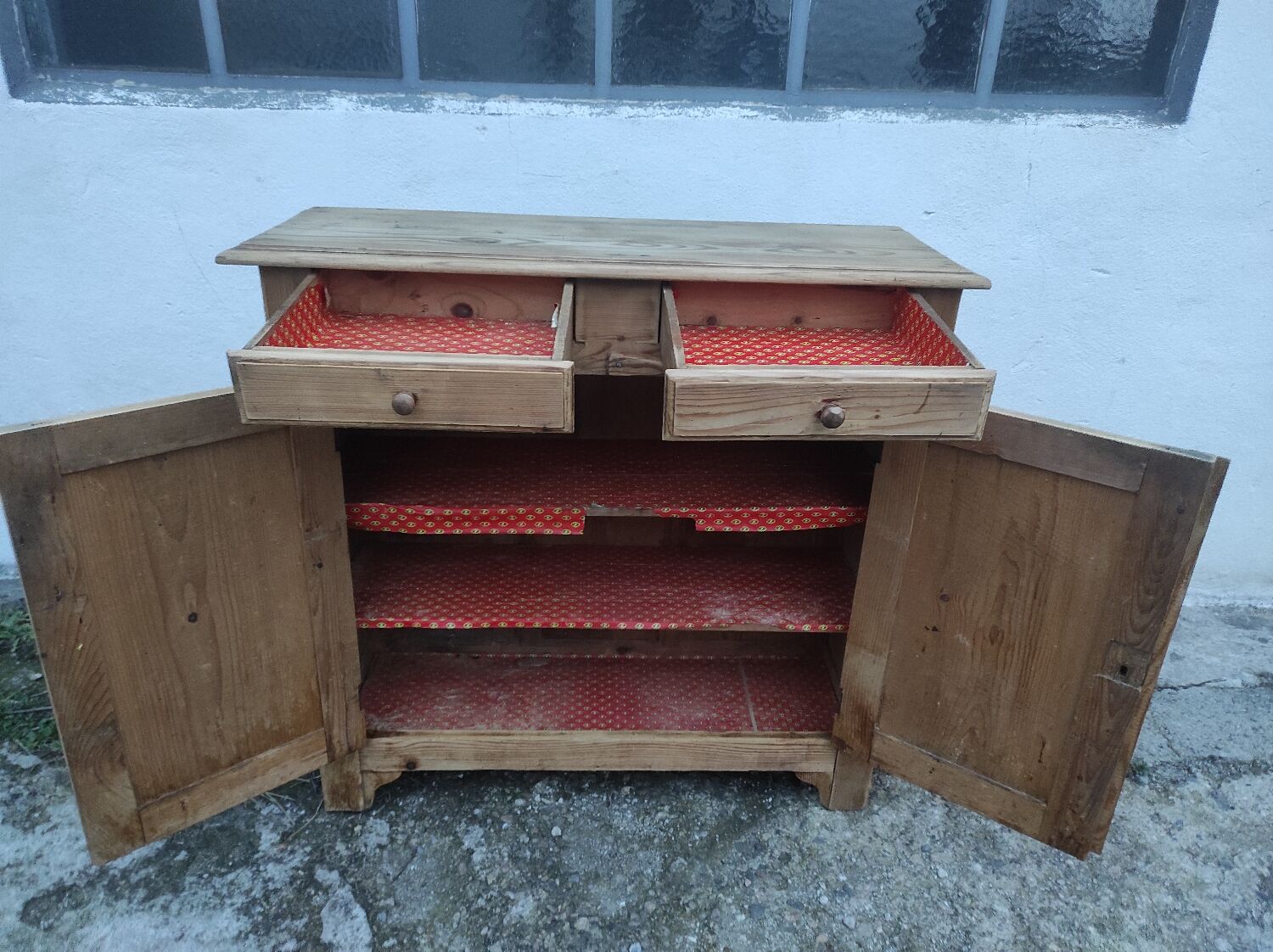 Buffet parisien en sapin brut vintage