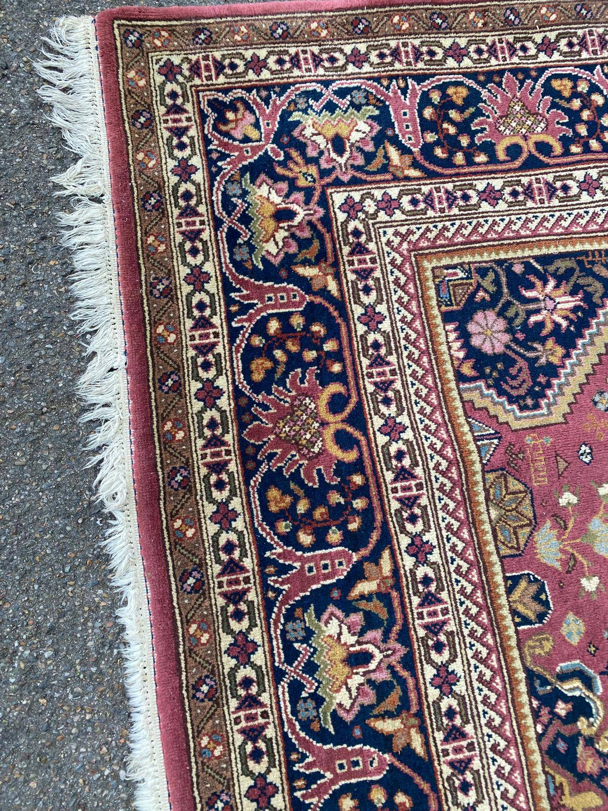 Persian rug in burgundy knotted wool 200x300