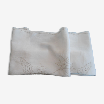 Hand-embroidered linen teacloth or overnappe