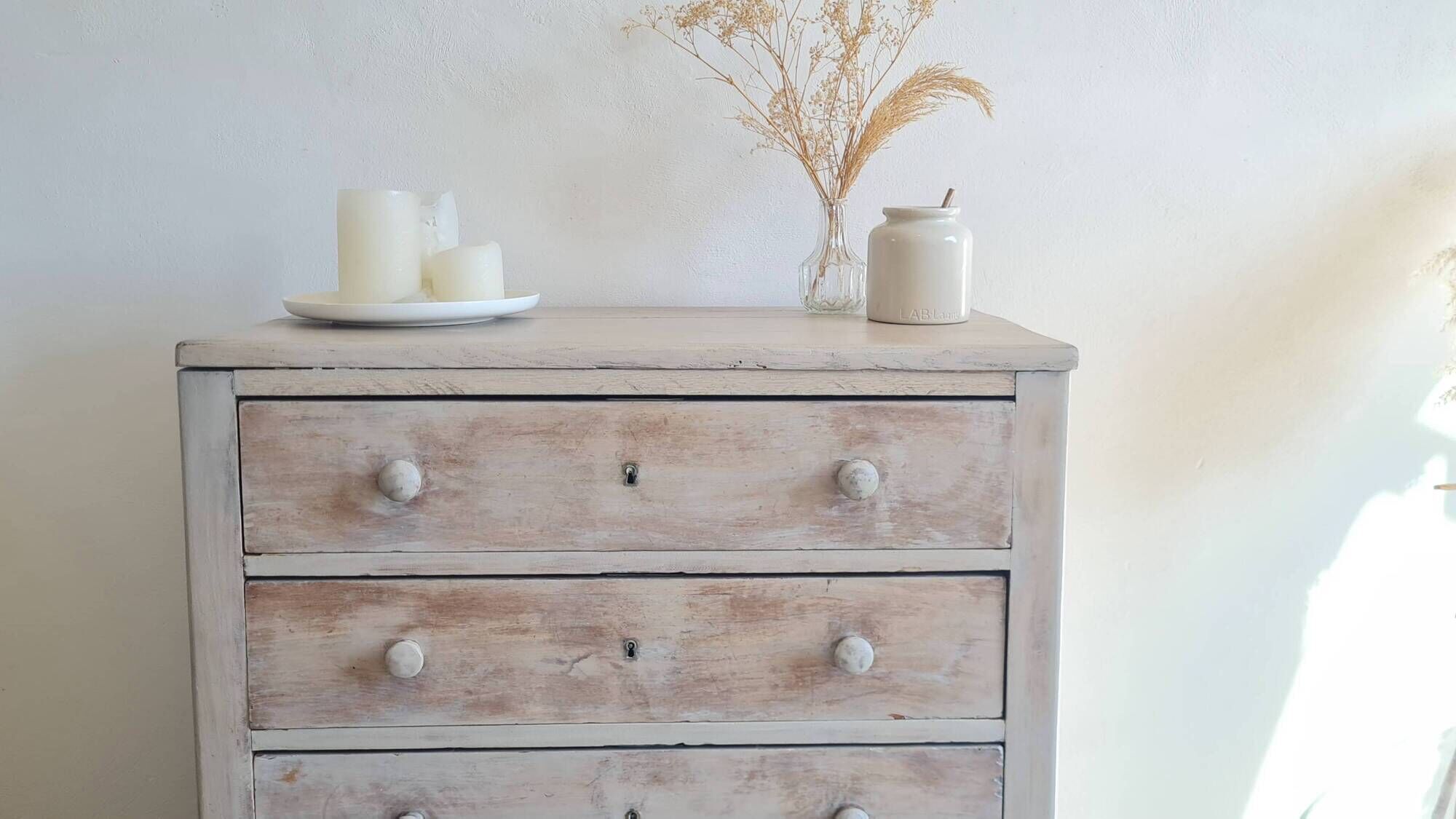 Antique English-style commode